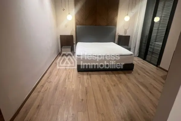 Top-quality, brand-new furnished apartment in the Golden Triangle