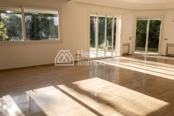 Beautiful villa for rent Californie with pool and garden