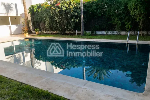 Beautiful villa for rent Californie with pool and garden