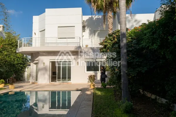 Beautiful villa for rent Californie with pool and garden