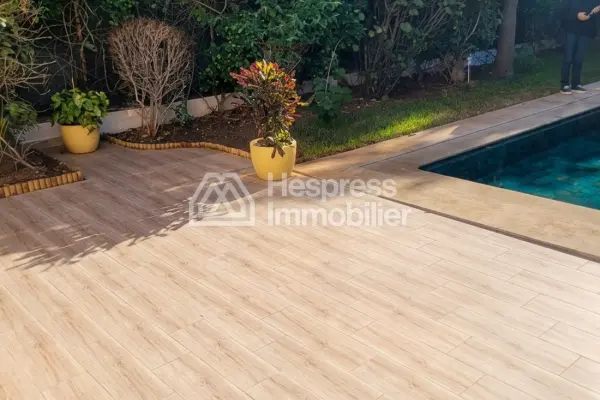 Beautiful villa for rent Californie with pool and garden