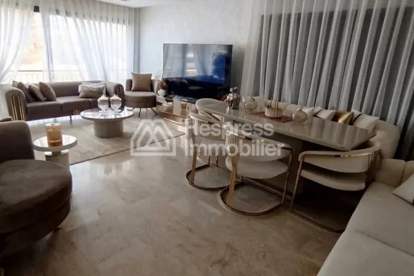 Top-quality, brand-new three-bedroom apartment for rent Californie furnished