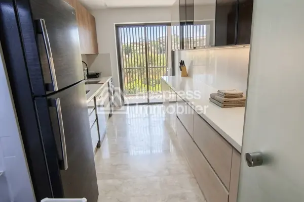 Top-quality, brand-new three-bedroom apartment for rent Californie furnished