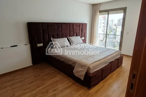 Top-quality, brand-new three-bedroom apartment for rent Californie furnished
