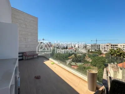 Appartement à vendre à Ferme Bretonne Hay Arraha. Superficie 124 m². Salon traditionnel marocain, résidence sécurisée