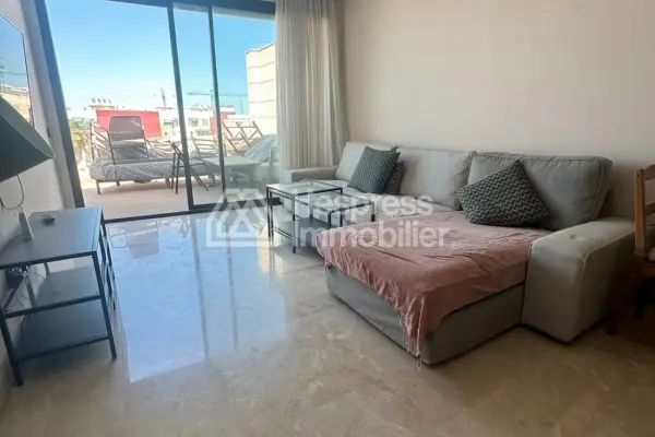 Appartement à vendre à Ferme Bretonne Hay Arraha. Superficie 124 m². Salon traditionnel marocain, résidence sécurisée