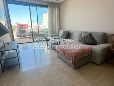 Appartement à vendre à Ferme Bretonne Hay Arraha. Superficie 124 m². Salon traditionnel marocain, résidence sécurisée