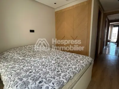 Appartement à vendre à Ferme Bretonne Hay Arraha. Superficie 124 m². Salon traditionnel marocain, résidence sécurisée