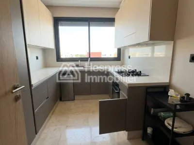 Appartement à vendre à Ferme Bretonne Hay Arraha. Superficie 124 m². Salon traditionnel marocain, résidence sécurisée