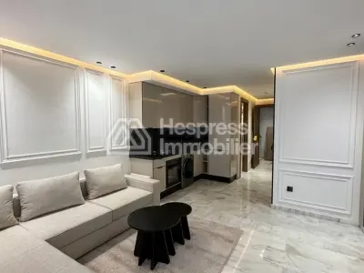 شقة رائعة للإيجار في عين الذئاب . غرفة واحدة. مفروشة بالكامل