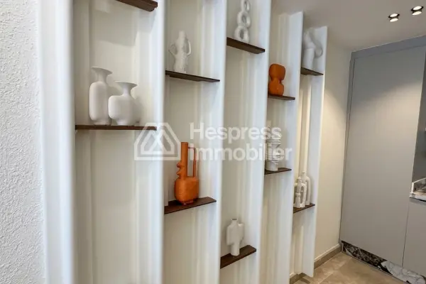 Appartement à l'achat à Les princesses. 1 chambre. Salon typique marocain, résidence sécurisée