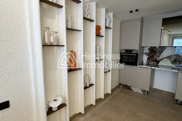 Appartement à l'achat à Les princesses. 1 chambre. Salon typique marocain, résidence sécurisée