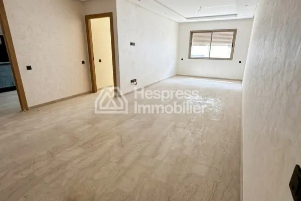 For sale: a beautiful apartment in Ferme Bretonne Hay Arraha. 115 sq m. Satellite dish and security.