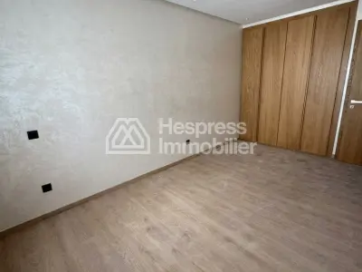 Vente d'un bel appartement à Ferme Bretonne Hay Arraha. Superficie 115 m². Antenne parabolique et sécurité