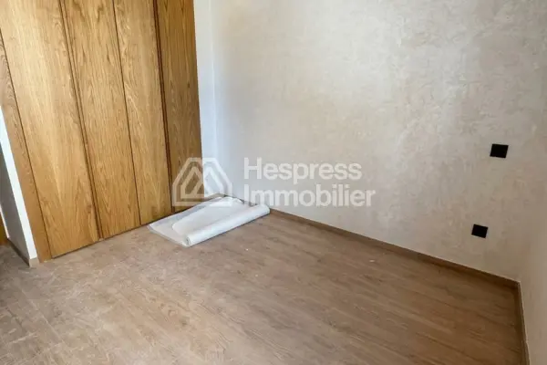 Vente d'un bel appartement à Ferme Bretonne Hay Arraha. Superficie 115 m². Antenne parabolique et sécurité