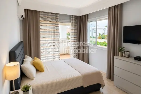 Maison de haut standing à vendre à Dar Bouazza. Surface totale 741 m². Bien meublé