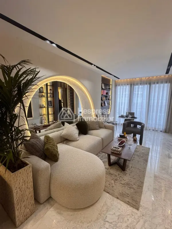 Appartement à l'achat à Anfa. 1 Pièce. Meublé