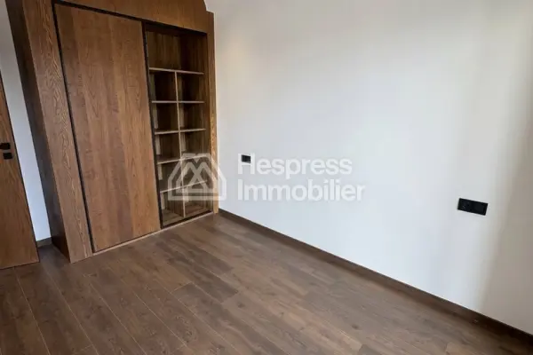 Apartment for sale at Palmier . 50 sq m. Air conditioning and fireplace.