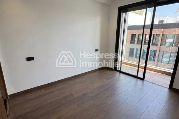 Apartment for sale at Palmier . 50 sq m. Air conditioning and fireplace.