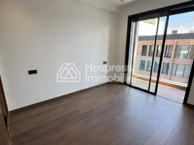 Apartment for sale at Palmier . 50 sq m. Air conditioning and fireplace.