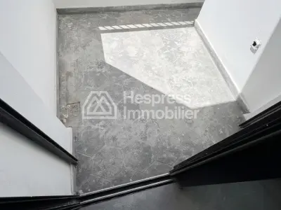 Appartement à l'achat à Casablanca Finance City. 1 Pièce. Porte blindée, sécurité