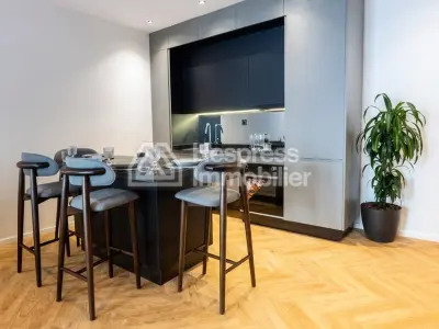 Appartement à l'achat à Casablanca Finance City. 1 belle chambre. Cheminée et climatisation