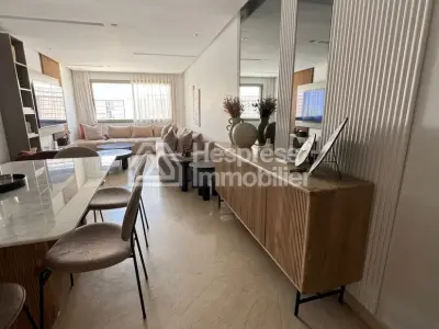 Bel appartement à vendre à Ferme Bretonne Hay Arraha. 3 chambres agréables. Salon Marocain, sécurité