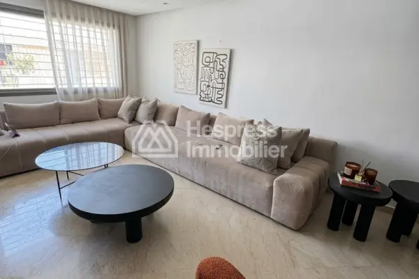 Bel appartement à vendre à Ferme Bretonne Hay Arraha. 3 chambres agréables. Salon Marocain, sécurité
