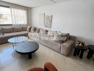 Bel appartement à vendre à Ferme Bretonne Hay Arraha. 3 chambres agréables. Salon Marocain, sécurité