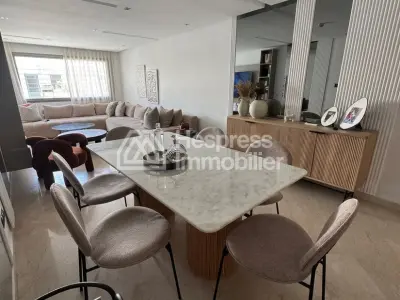 Bel appartement à vendre à Ferme Bretonne Hay Arraha. 3 chambres agréables. Salon Marocain, sécurité