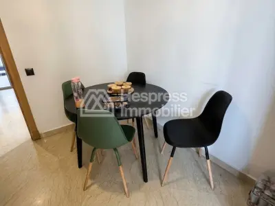 Bel appartement à vendre à Ferme Bretonne Hay Arraha. 3 chambres agréables. Salon Marocain, sécurité