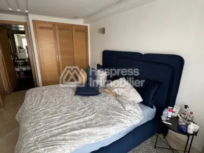 Bel appartement à vendre à Ferme Bretonne Hay Arraha. 3 chambres agréables. Salon Marocain, sécurité