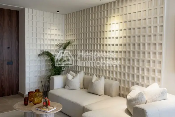 Beautiful apartment for sale in Les Princesses . 1 room. Security door, Moroccan living room