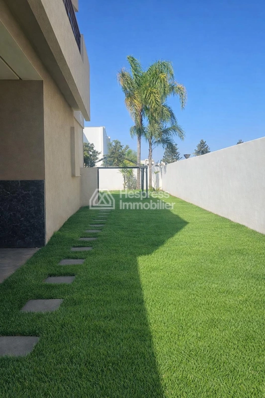 Villa for sale in Bouskoura