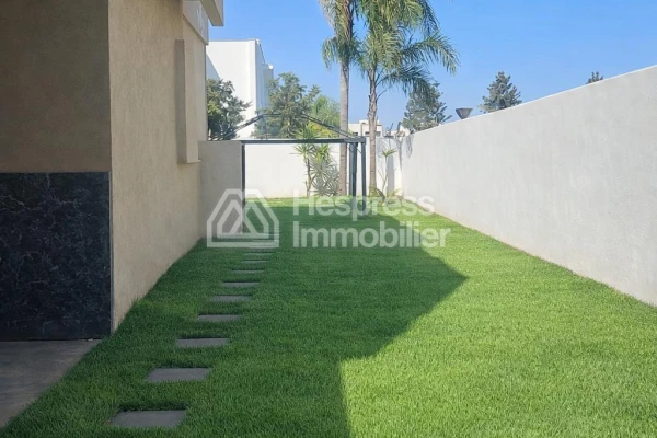 Villa for sale in Bouskoura