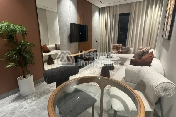 For sale: a beautiful apartment in CFC. 55 sq m. Elevator and parking spaces.