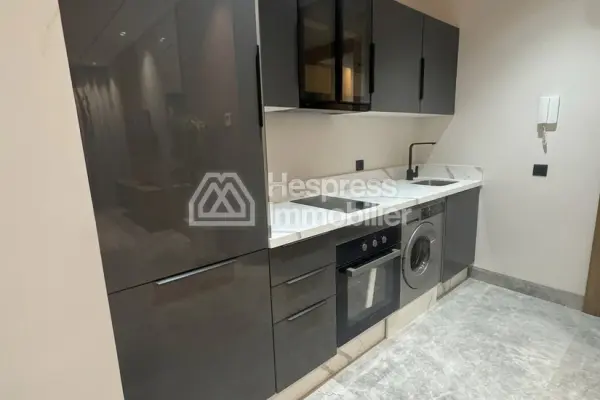 For sale: a beautiful apartment in CFC. 55 sq m. Elevator and parking spaces.