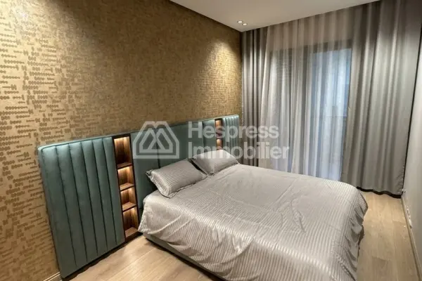 For sale: a beautiful apartment in CFC. 55 sq m. Elevator and parking spaces.