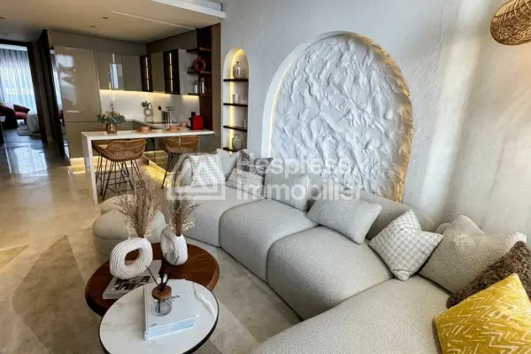 Superb apartment for sale in Les Princesses . Total area 45 m². Fireplace and air conditioning