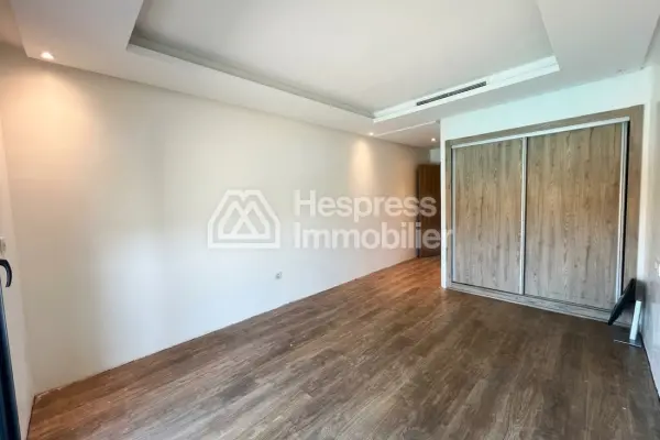Apartment for sale in Sidi Rahal . 1 room. Typical Moroccan living room, secure residence