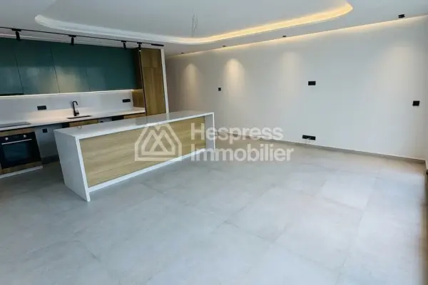 Duplex for sale in Palmier . 2 comfortable bedrooms. Security door, satellite dish.