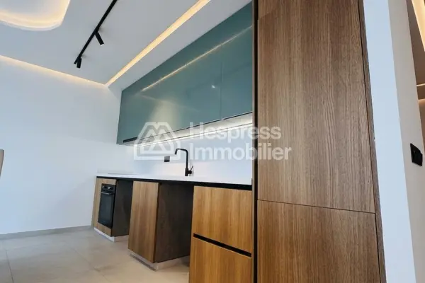 Duplex for sale in Palmier . 2 comfortable bedrooms. Security door, satellite dish.