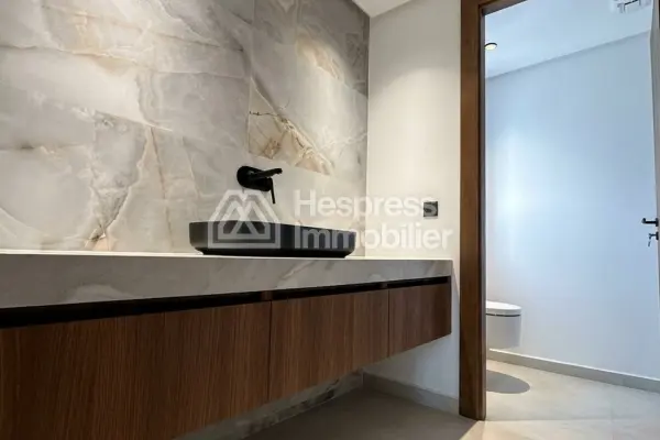 Duplex for sale in Palmier . 2 comfortable bedrooms. Security door, satellite dish.