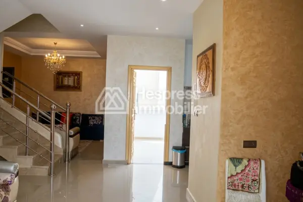 فيلا جميلة في مجمع سكني مسوّر