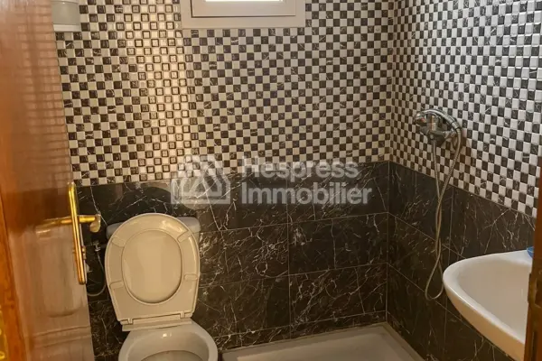 شقة جميلة للبيع في وسط المدينة