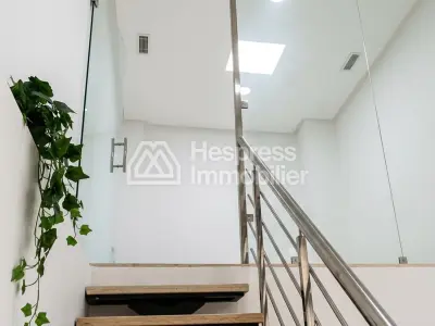 Local commercial/Bureau
