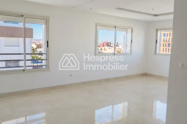 Beautiful, high-standard apartment