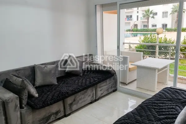 Holiday apartment in a residence with a swimming pool