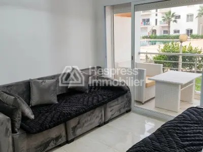 Holiday apartment in a residence with a swimming pool