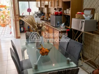 Large, bright apartment